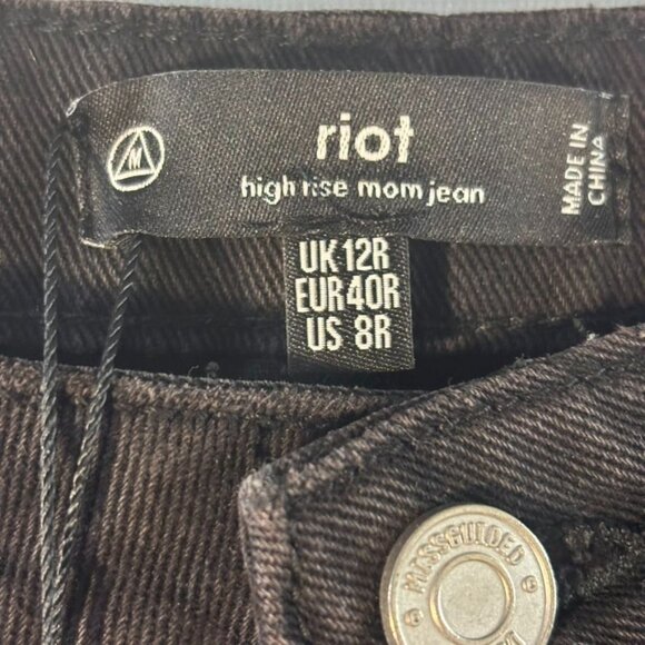 Missguided Busted Knee High-Rise Mom Jeans Black Denim US 8R Distressed Casual - Picture 4 of 11